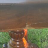 Pedestal table