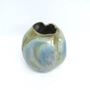 Vase en faïence glacé bleu irisé irisé fait main postmoderne, Italie