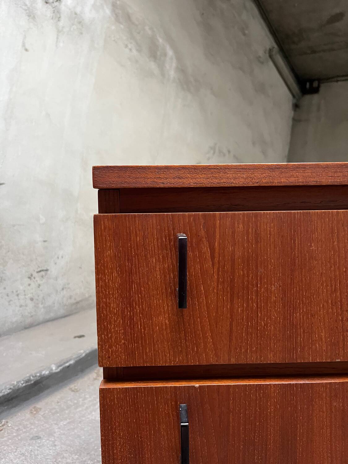 Vintage wood veneer chest of drawers 1960