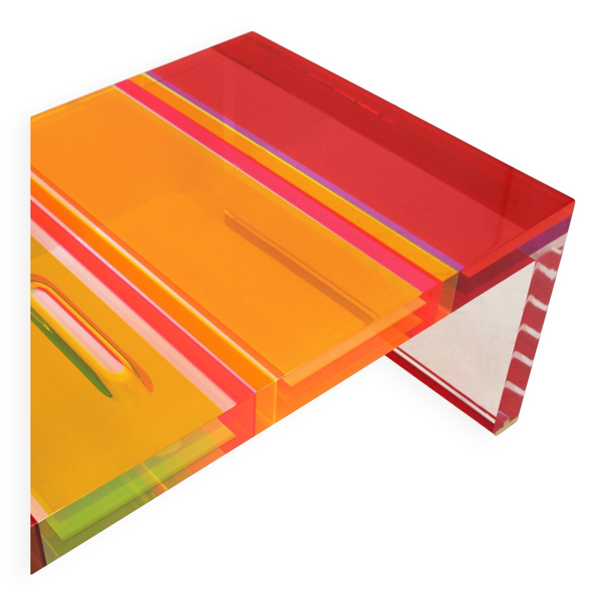 Table basse italienne en plexiglas multicolore et pieds en laiton Studio Superego.