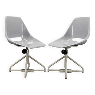 1960s Miroslav Navratil Pair of Fiberglass Chairs for Vertex, Czechoslovaki