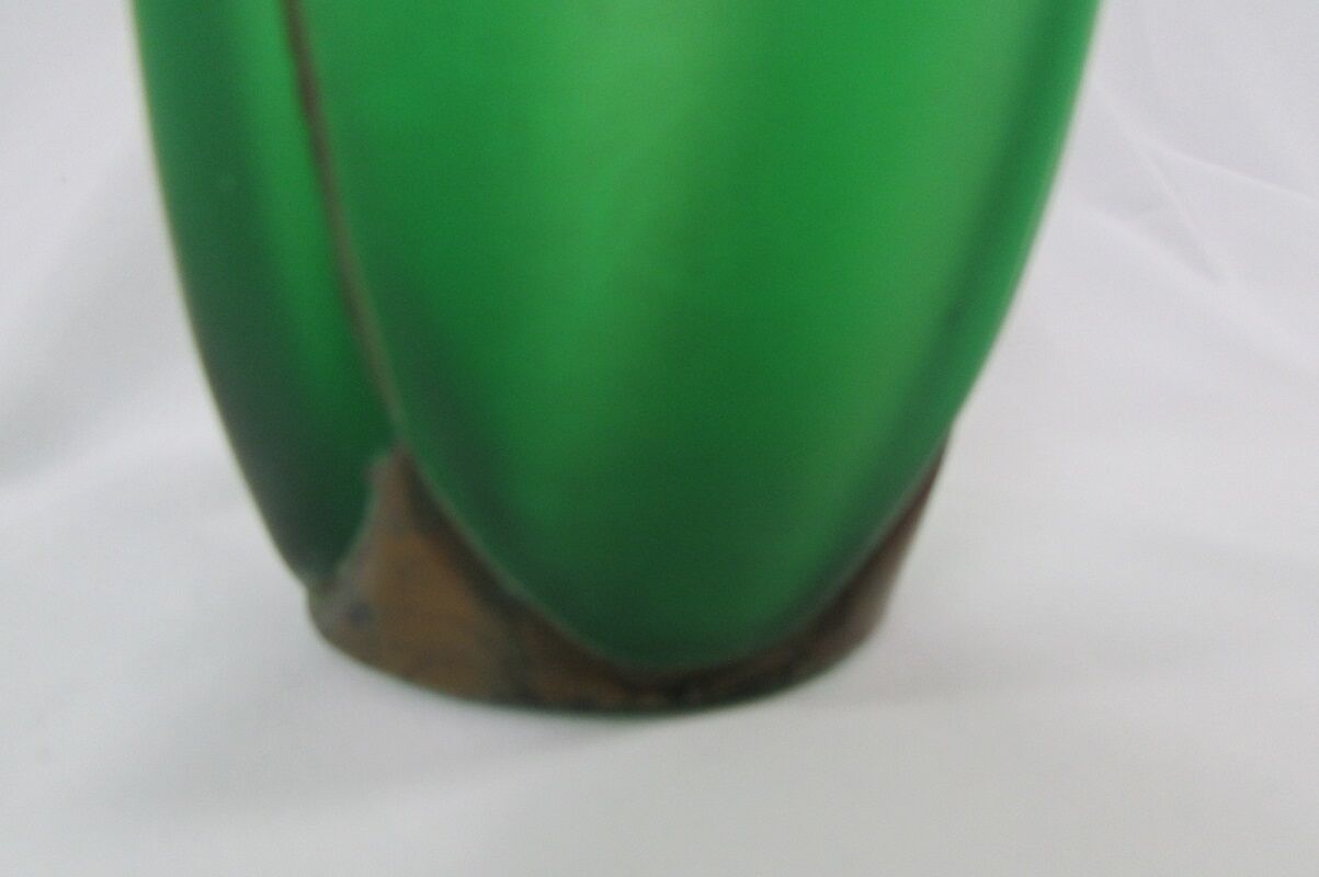 Tulip vase in art deco glass paste