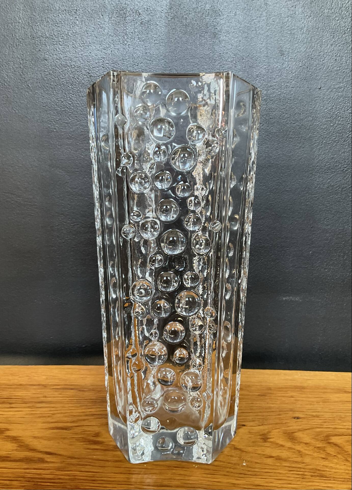 Hexagonal vase Riihimäen Lasi vintage in moulded glass