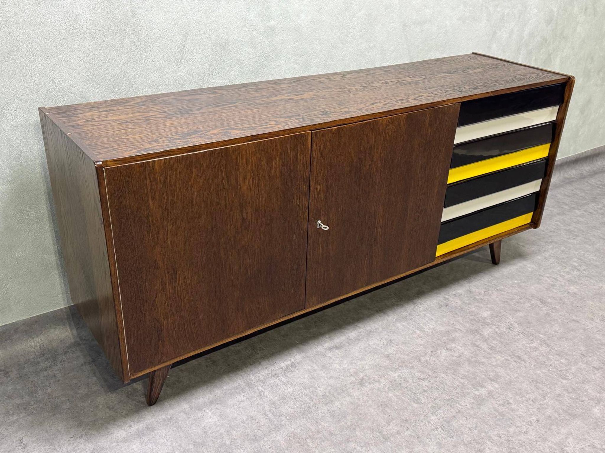 Buffet U-460 vintage par Jiri Jiroutek pour Interier Praha