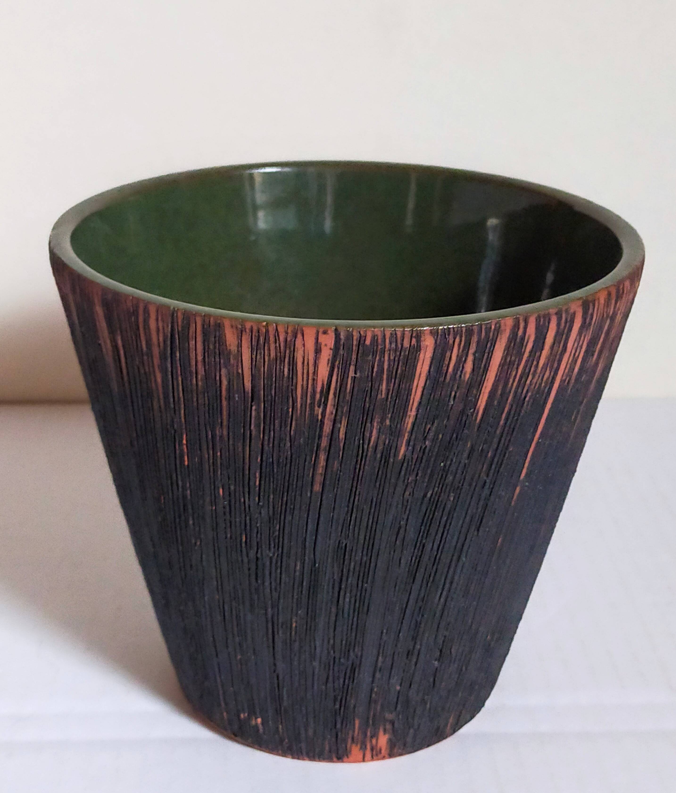 Enameled earthenware pot from the 1950s