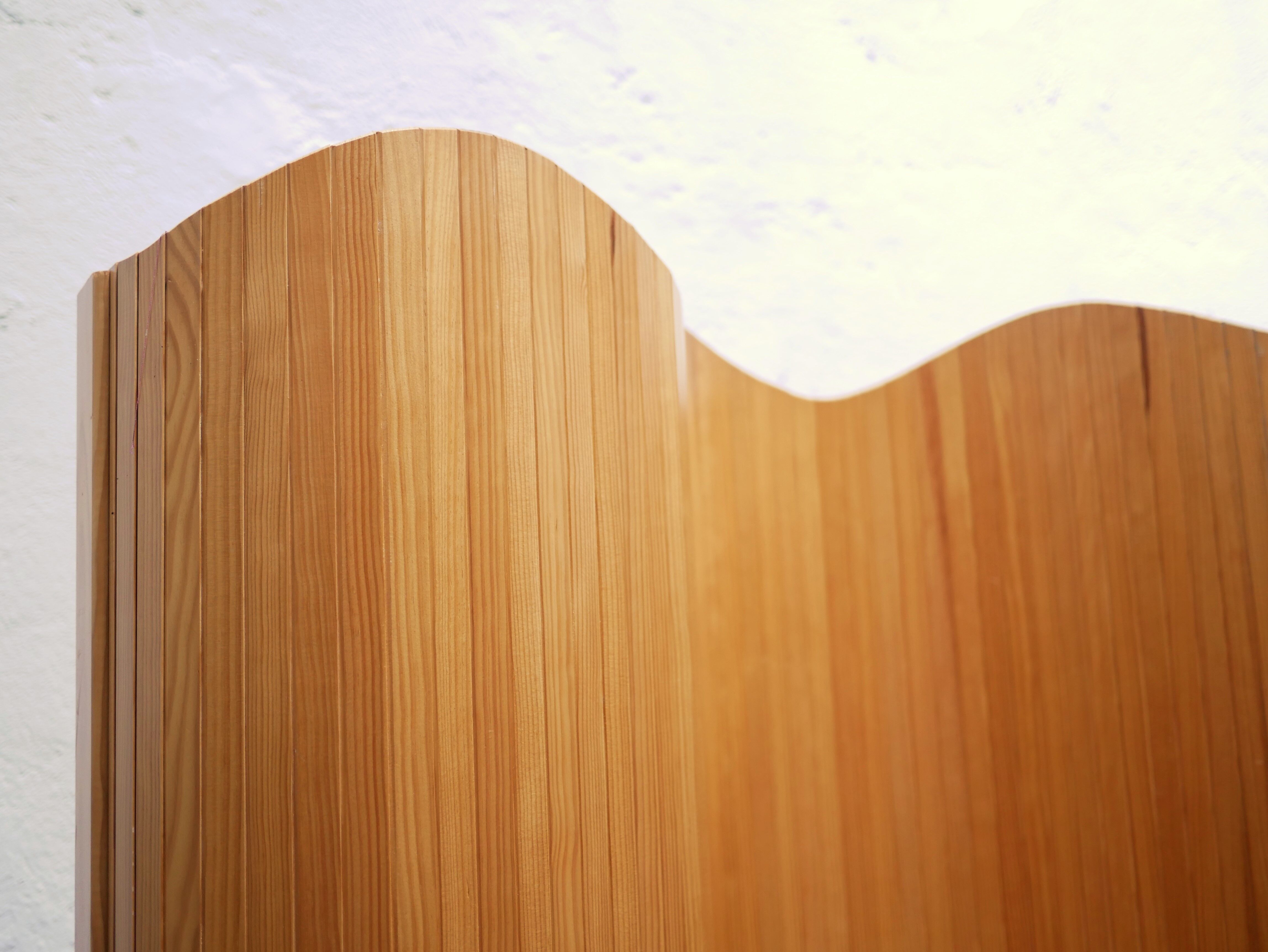 Vintage wooden screen published by Habitat