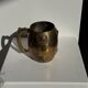 Mug en métal doré indien incrusté de pierres H11 D7