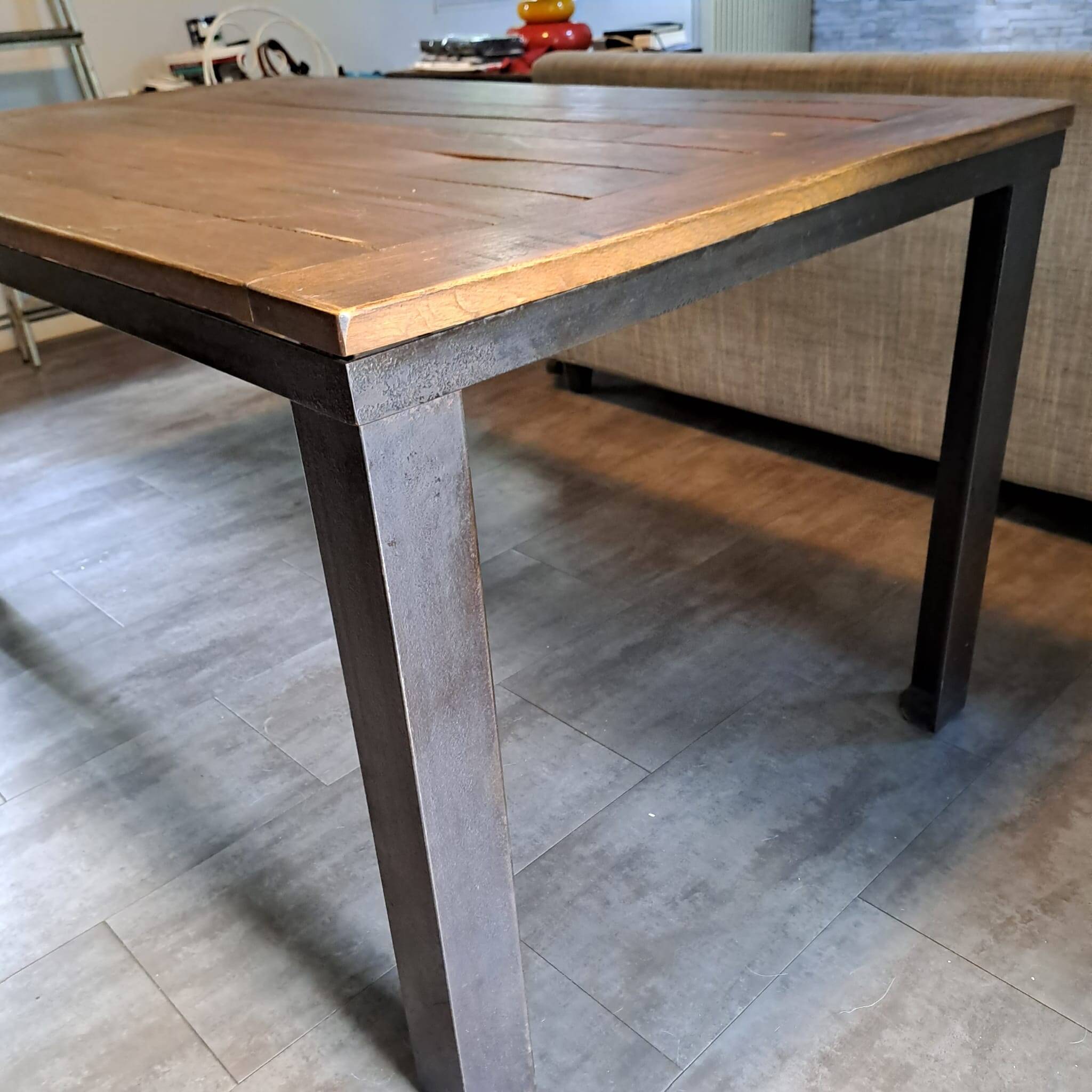 Table de salle a manger style industriel
