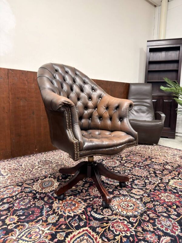 Chaise de bureau Chesterfield anglaise classique marron