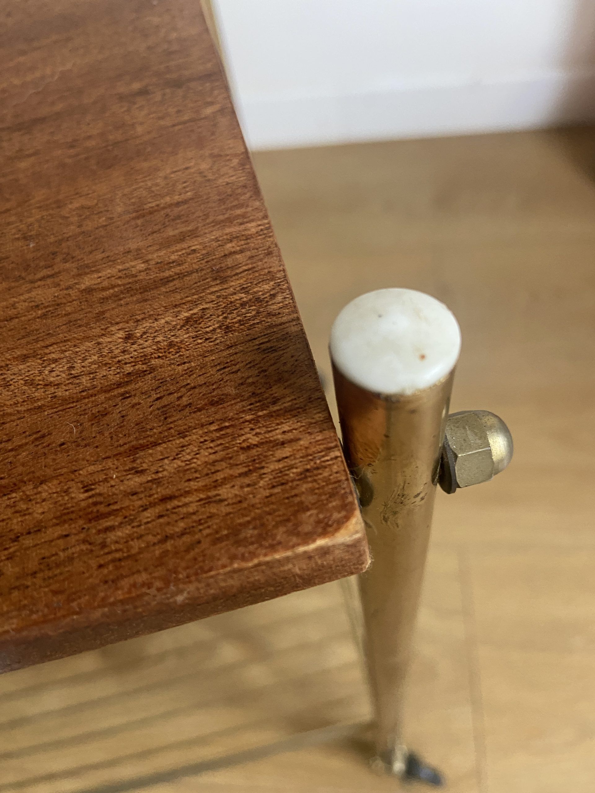 Side table vinyl door with wheels