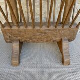 Pedestal table magazine in carved wood with gouge, mountain