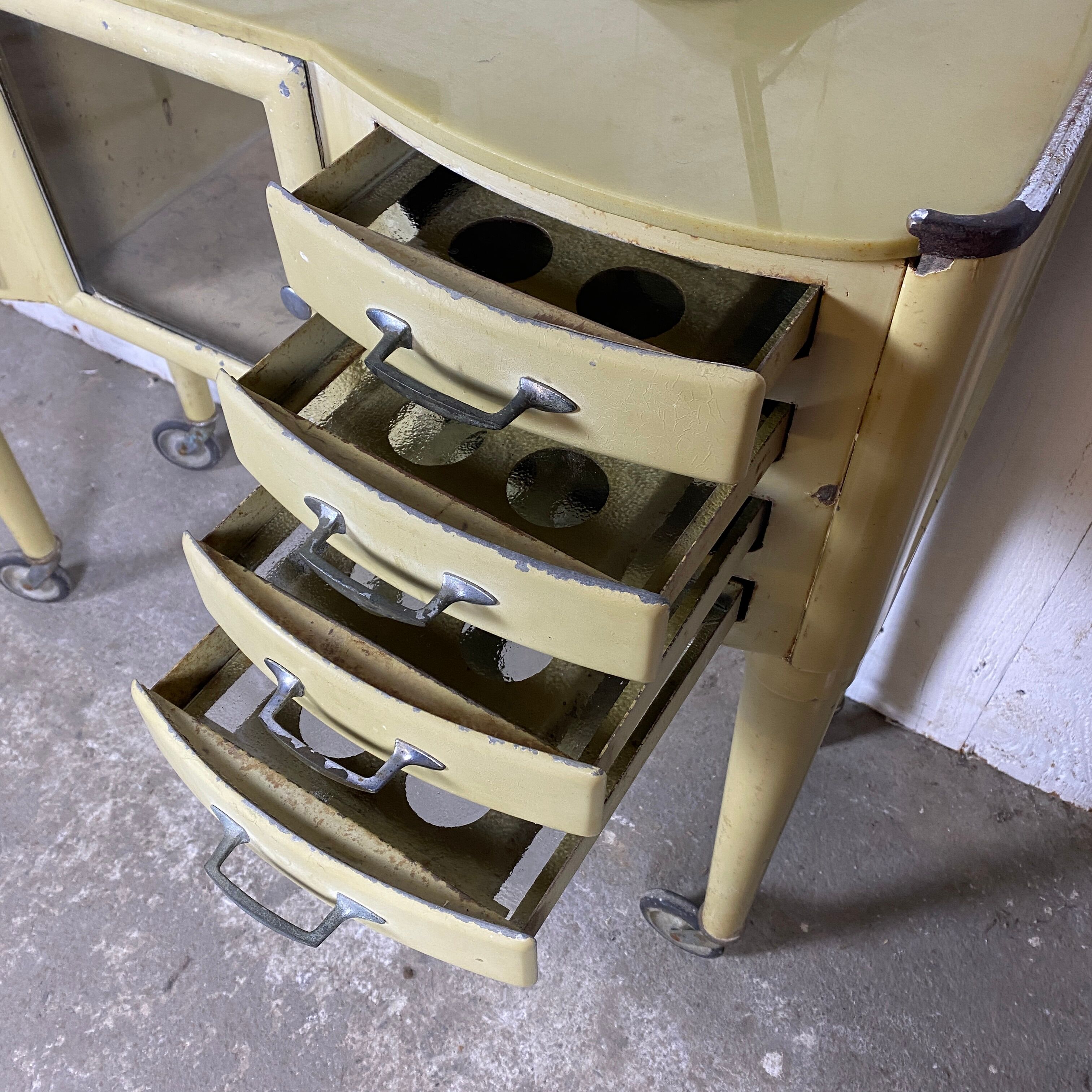 Meuble de dentiste Léon Martin