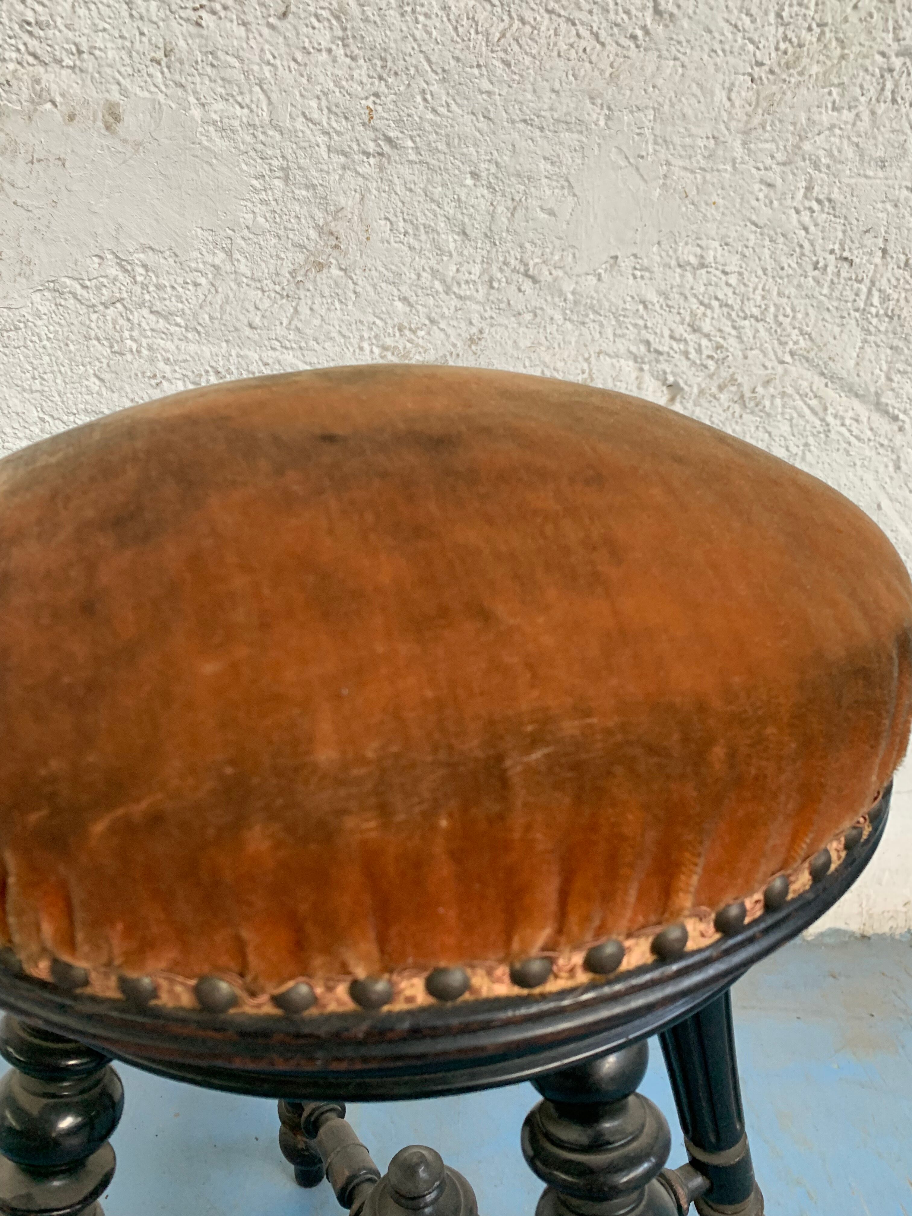 Piano stool