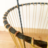 Wrought iron umbrella holder and scoubidou wires