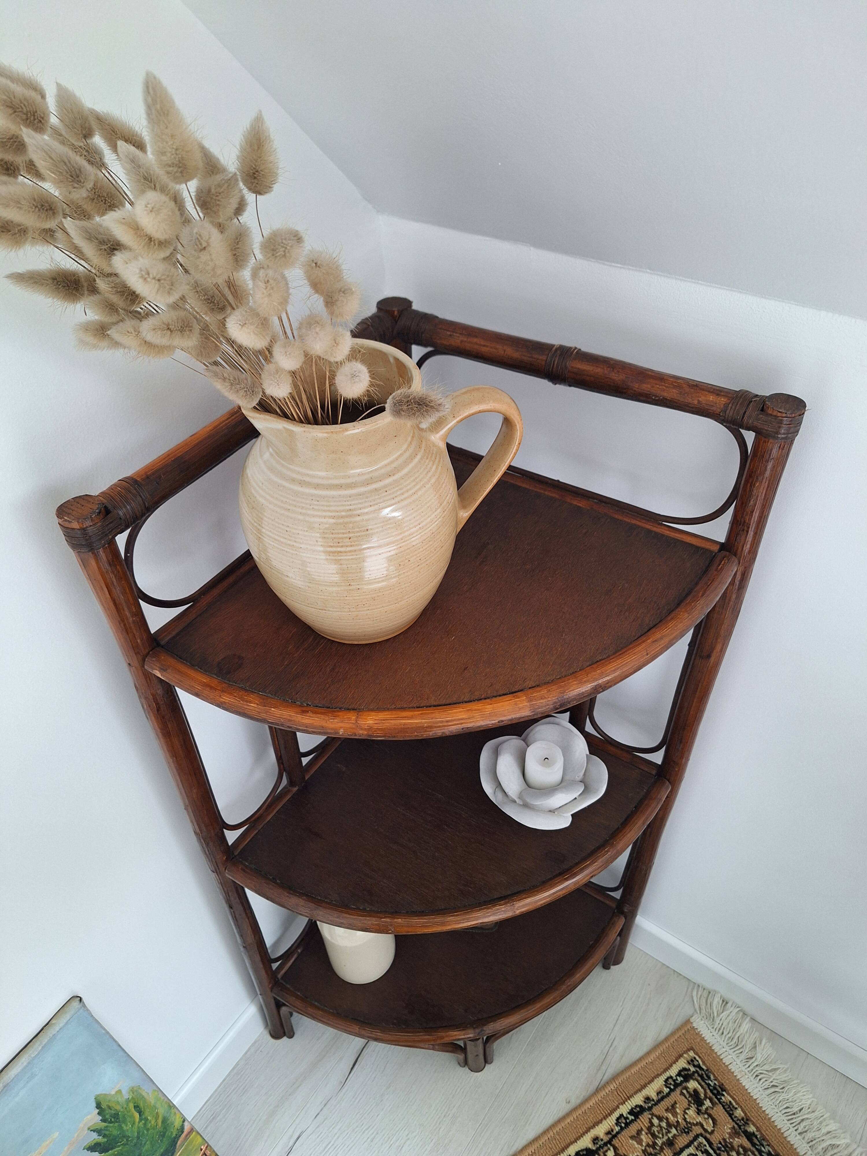 Etagère d'angle en rotin