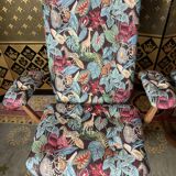 Paire de fauteuils poly confort et 1 repose- pieds
