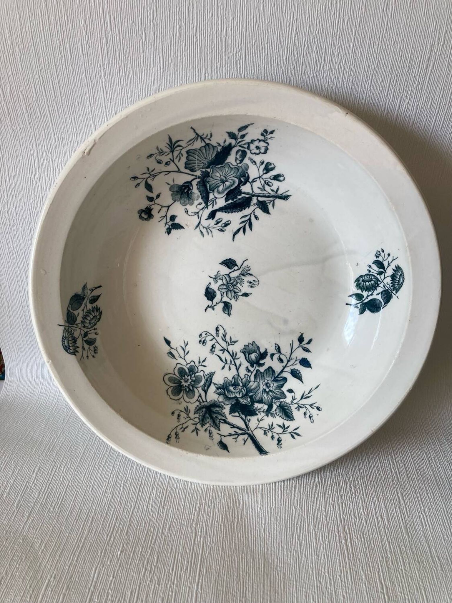 Plat Terre de feu de Grigny motif floral XIX - XXème