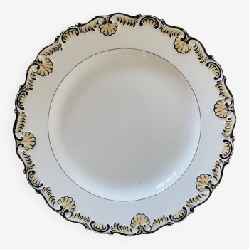 KPM porcelain plate with shell relief decoration