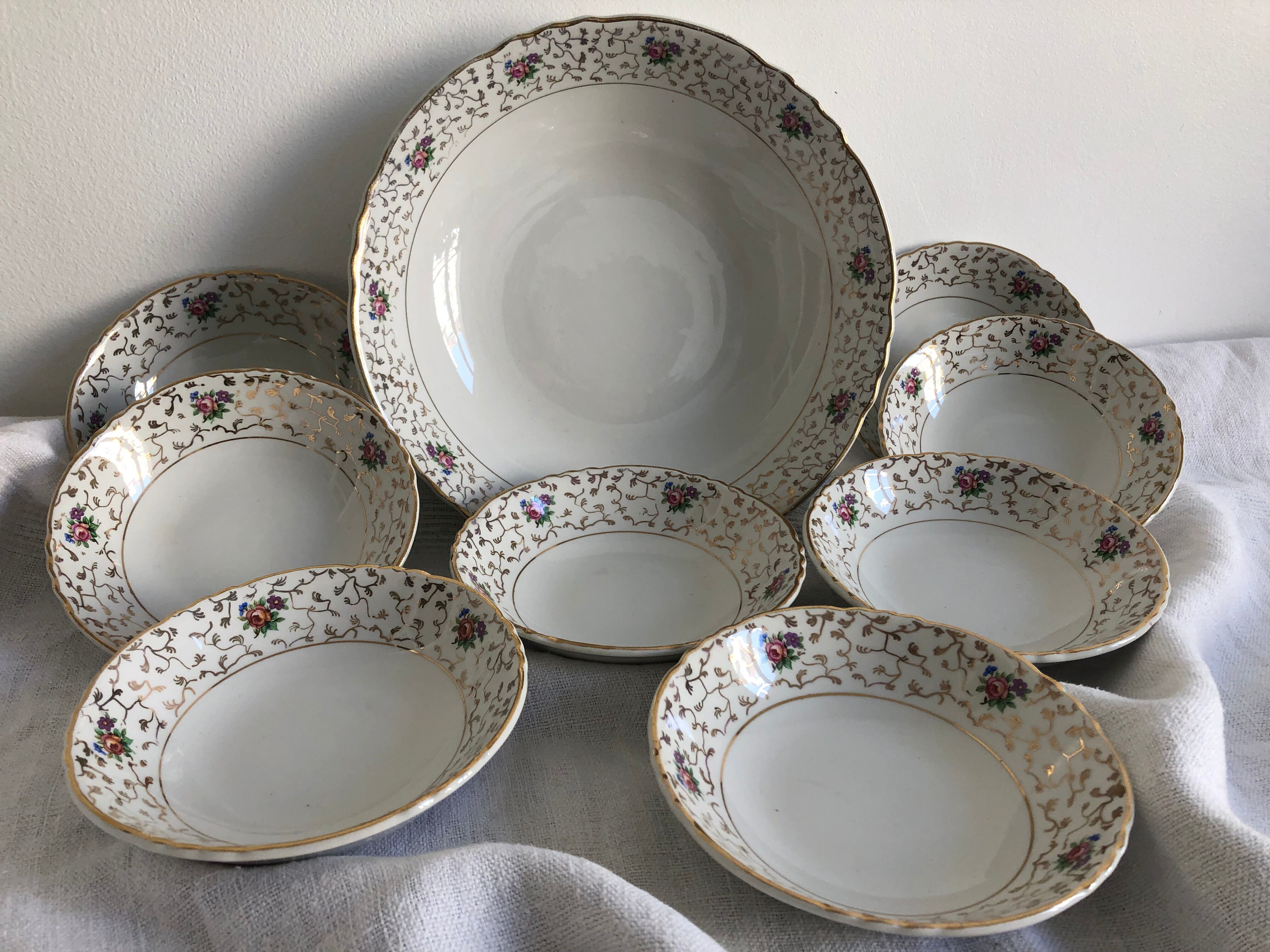 Salad bowl and cups, art of the table, Moulin des loups, Blois service