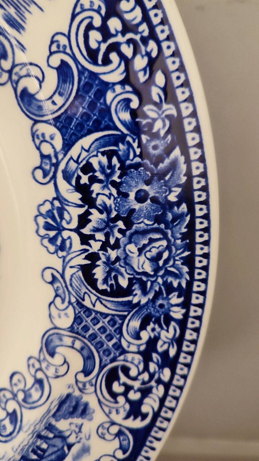 Large Round Dish - Cambridge - Old England