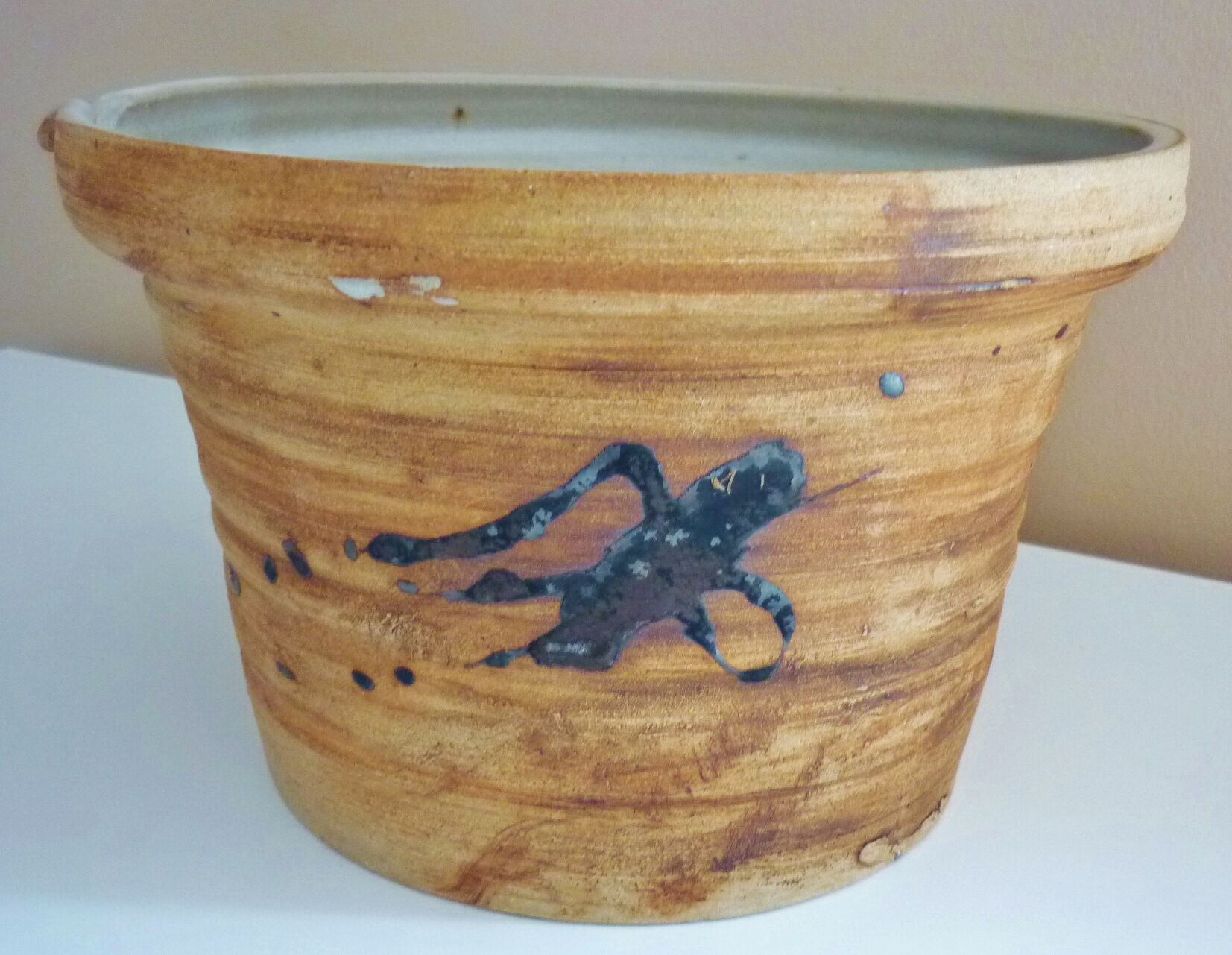 Ceramic "tachiste" flowerpot, signed La Poterie du colombier, the dove, 1970s