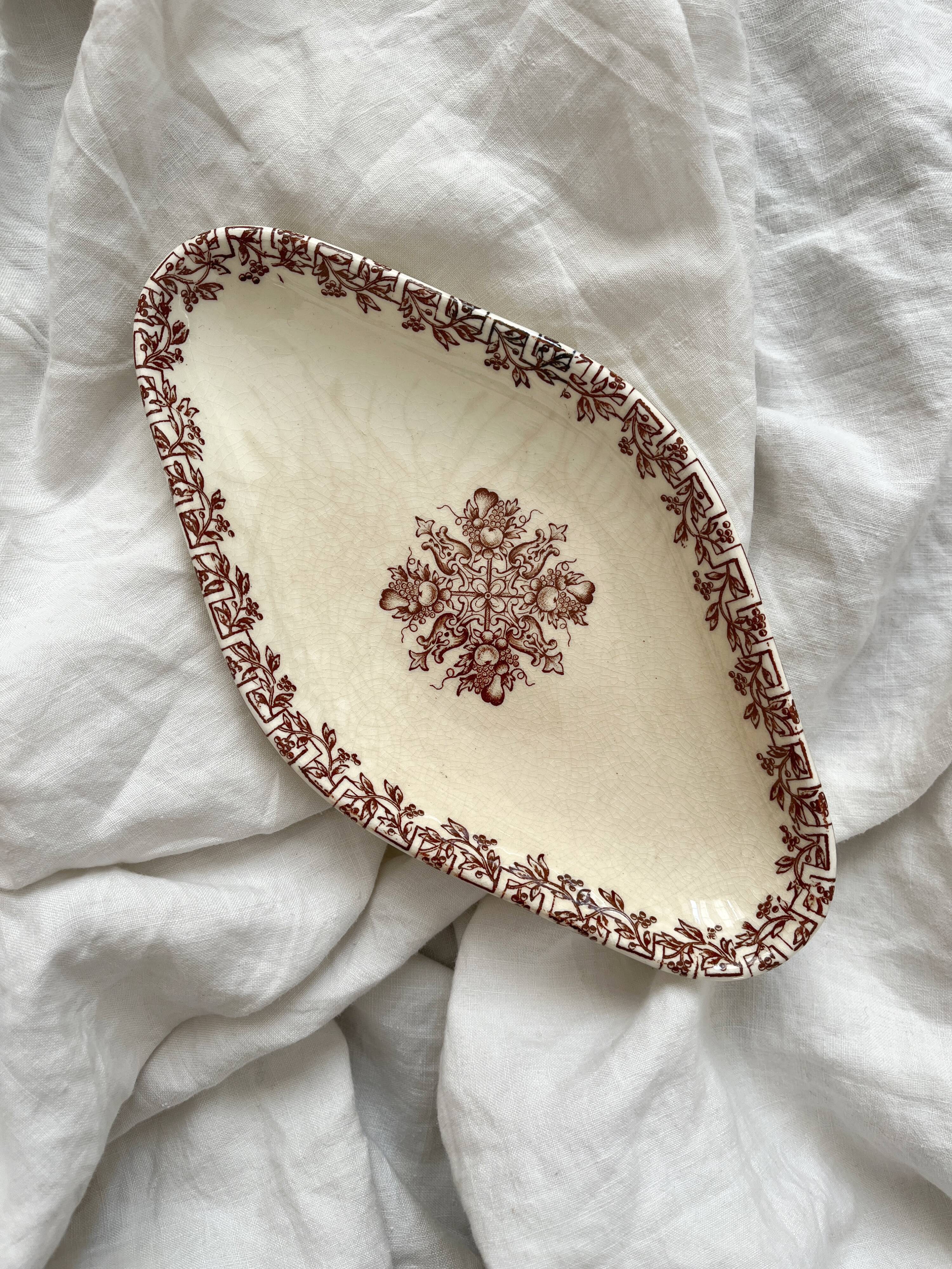 Diamond-shaped dish in "Greek" ironstone, Clairefontaine earthenware, late 19th century