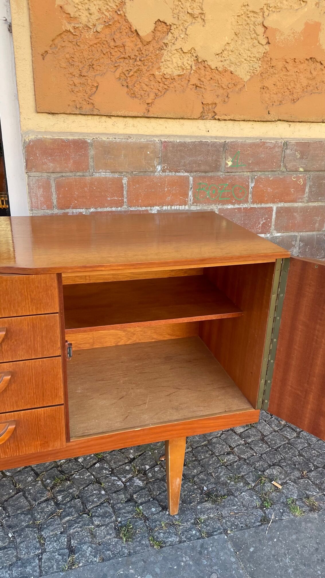 Atypical teak row from the 60s