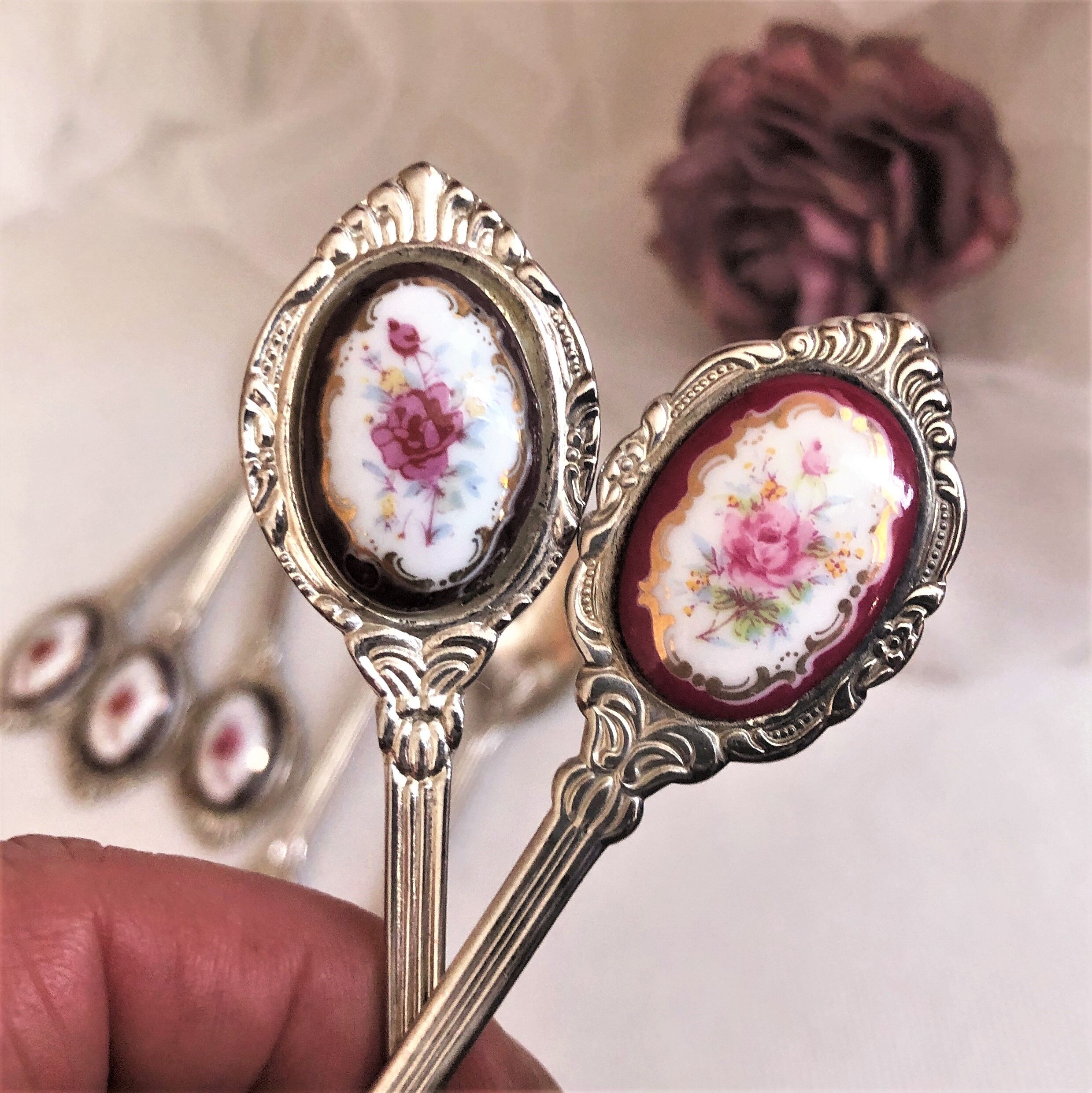 Set of 7 small dessert spoon or coffee with porcelain cabochon