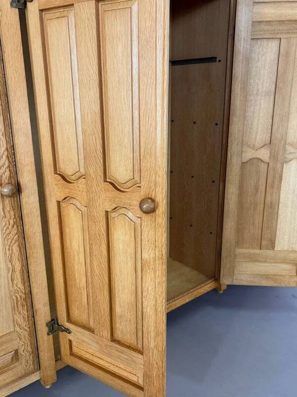 Armoire penderie années 60 par Guillerme et Chambron pour votre Maison