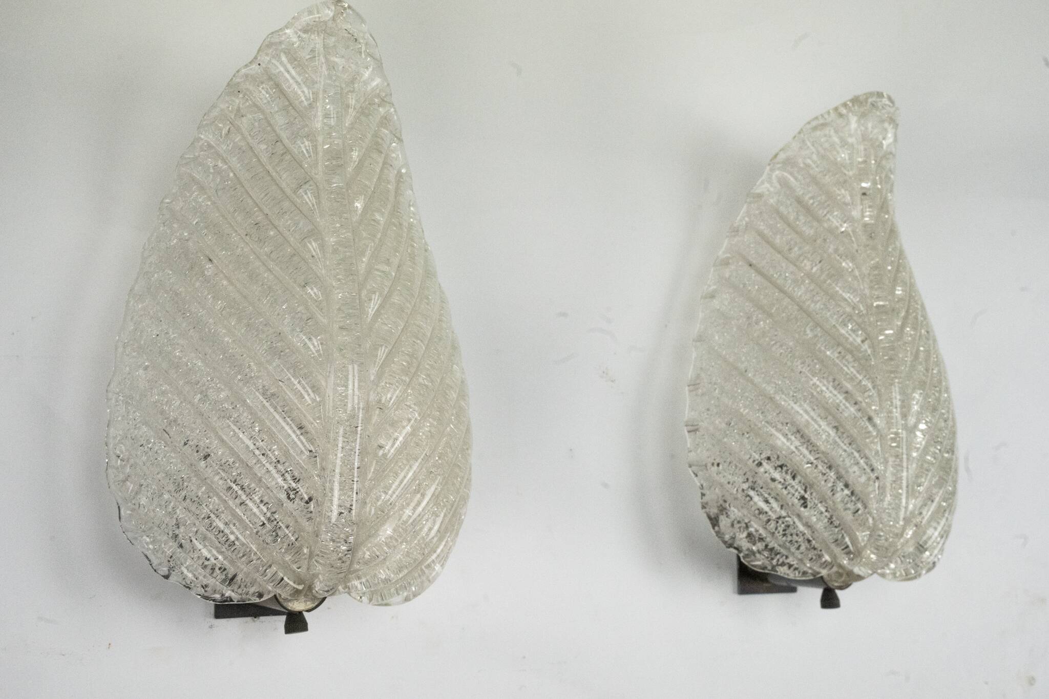 Pair of wall lamps by Ercole Barovier in Rugiadoso Murano glass, Italy 1950