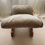 Vintage rocking footrest