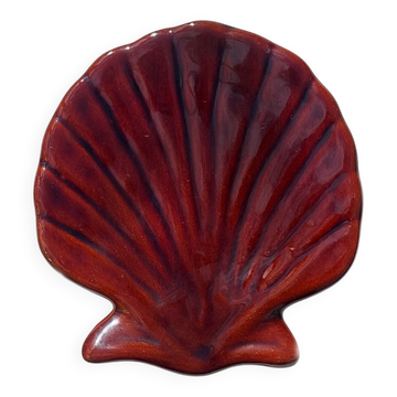 Shell-shaped catchall