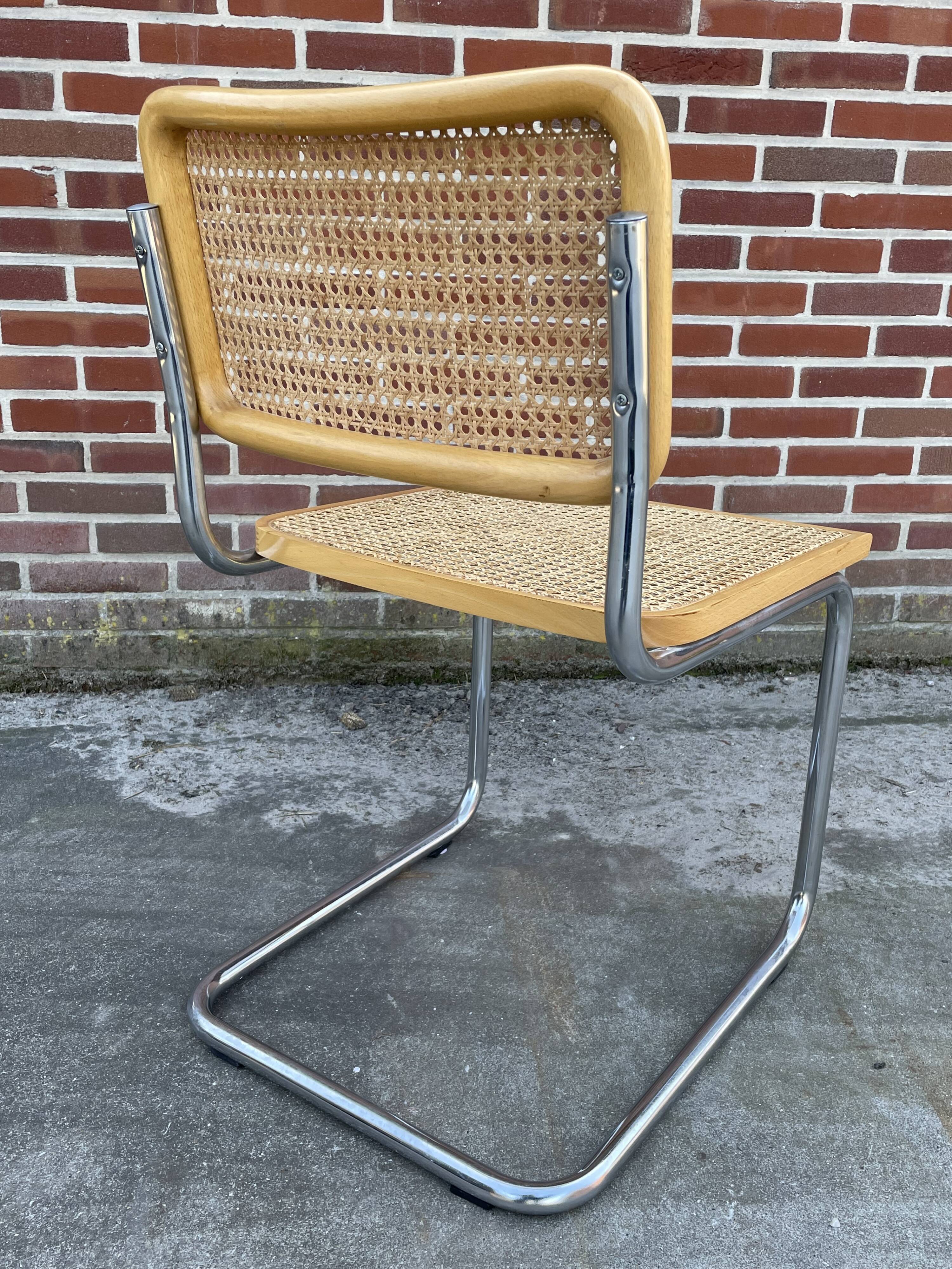 Lot de  4 chaises modèle Cesca B32