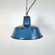 Lampe à suspension industrielle en émail bleu, années 1960