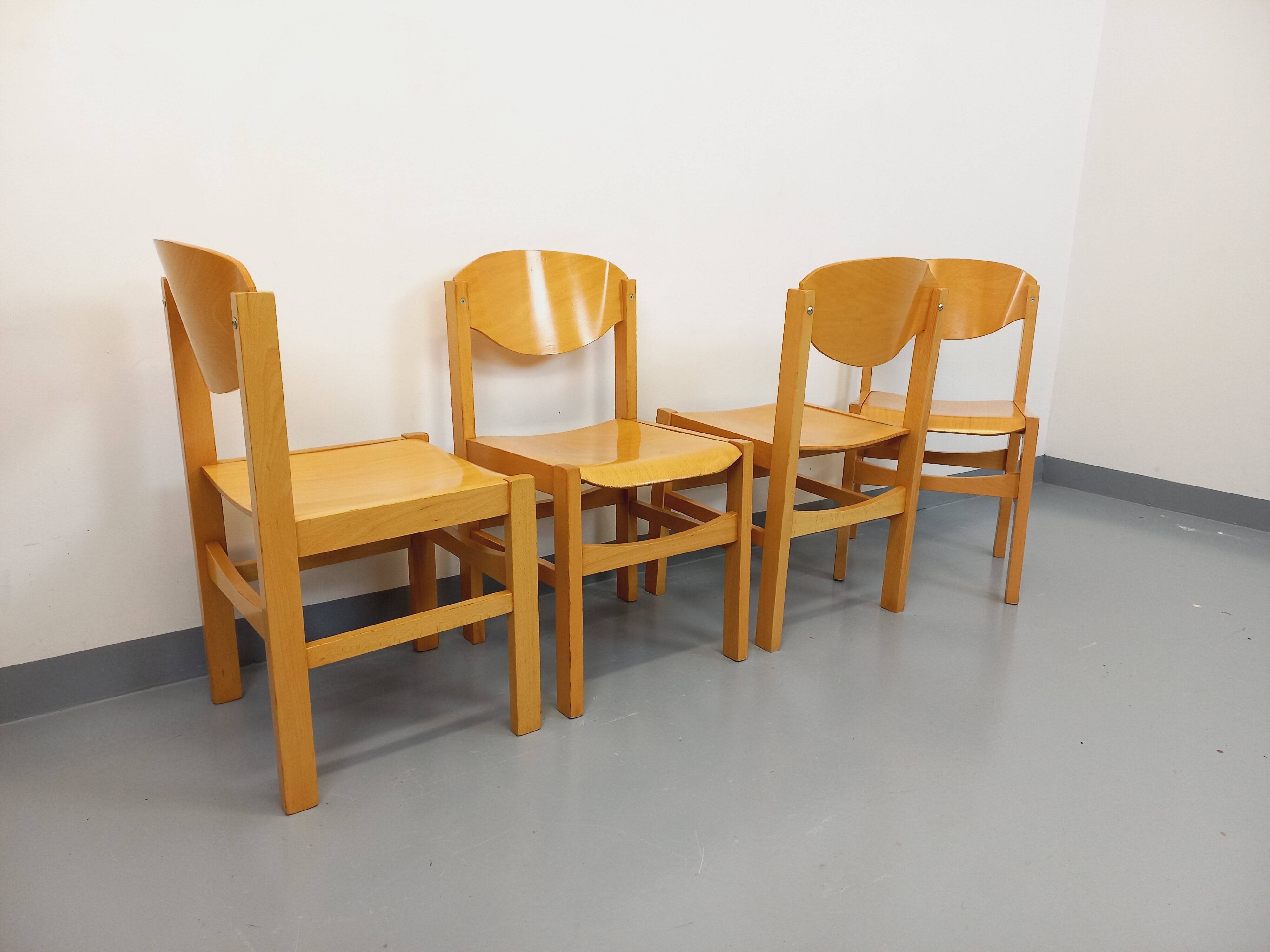 Set of 4 minimalist vintage beechwood chairs from the 80s