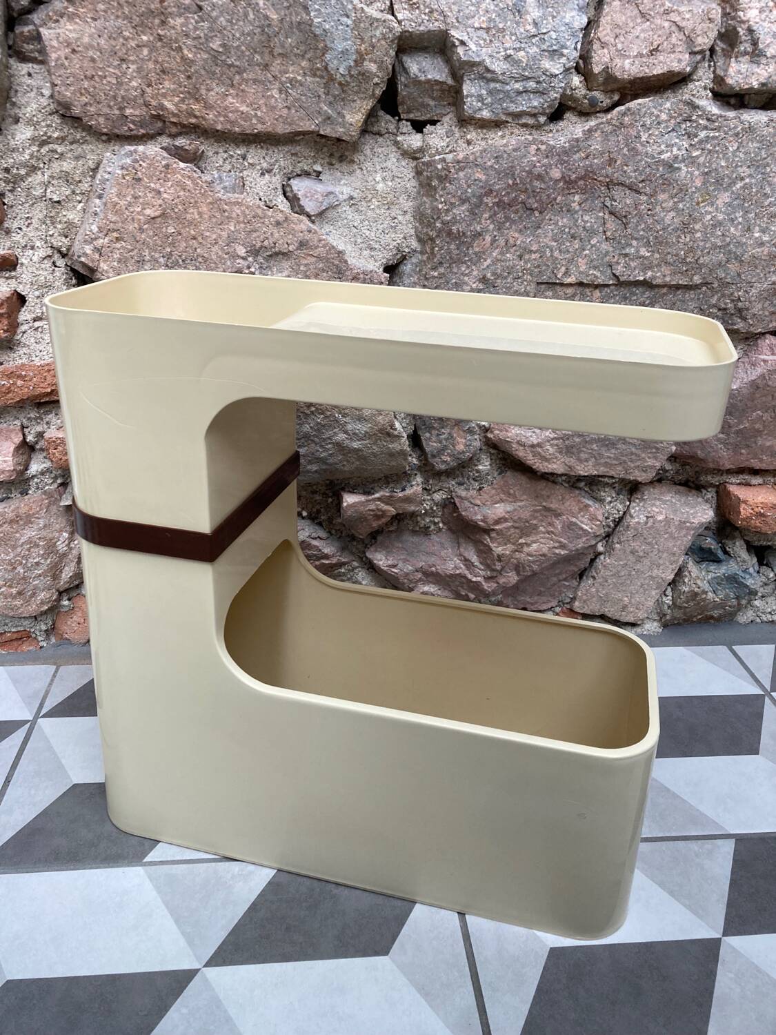 side table / mini bar