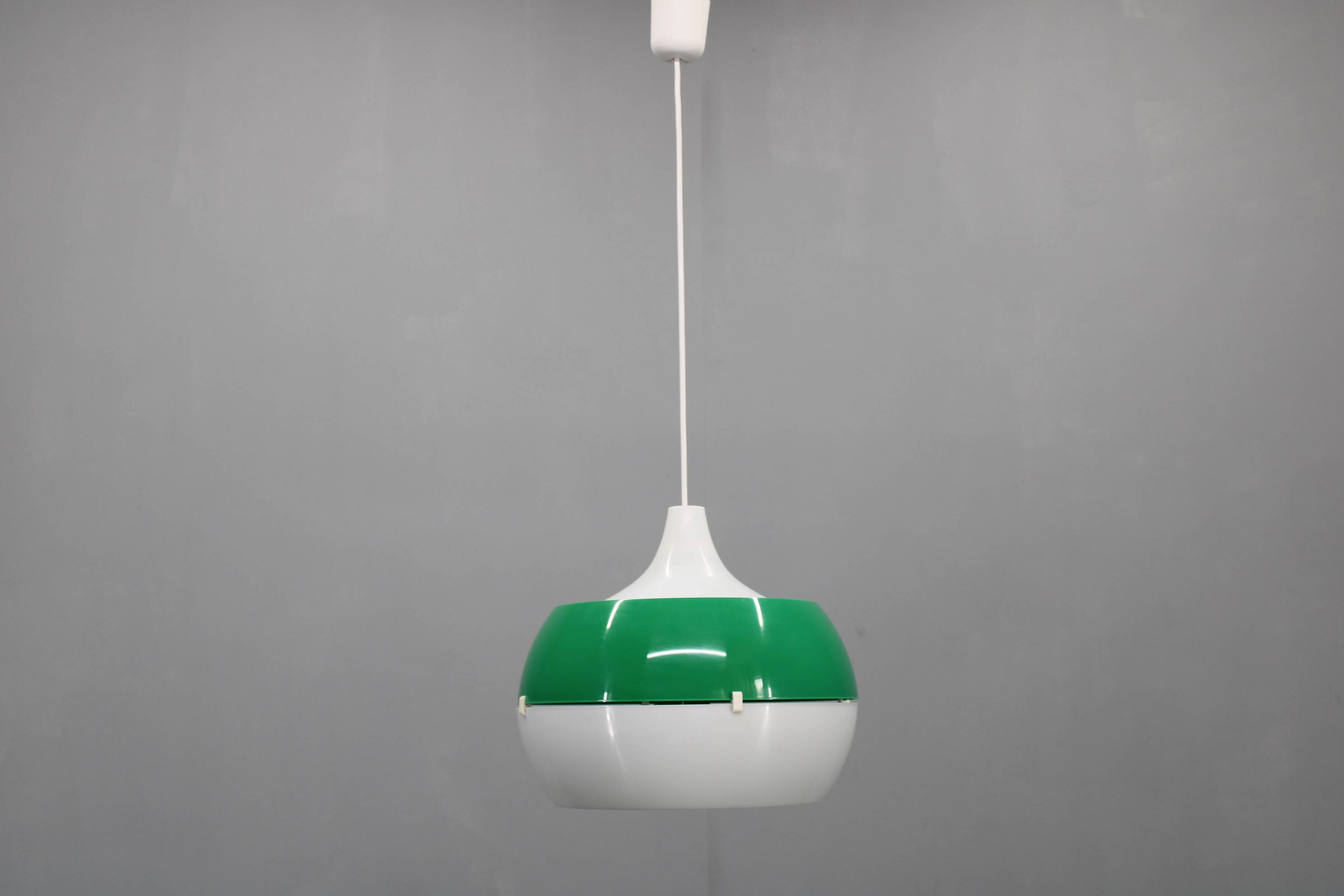 Vintage Italian green and white plastic pendant light, 1970s — Space Age modern