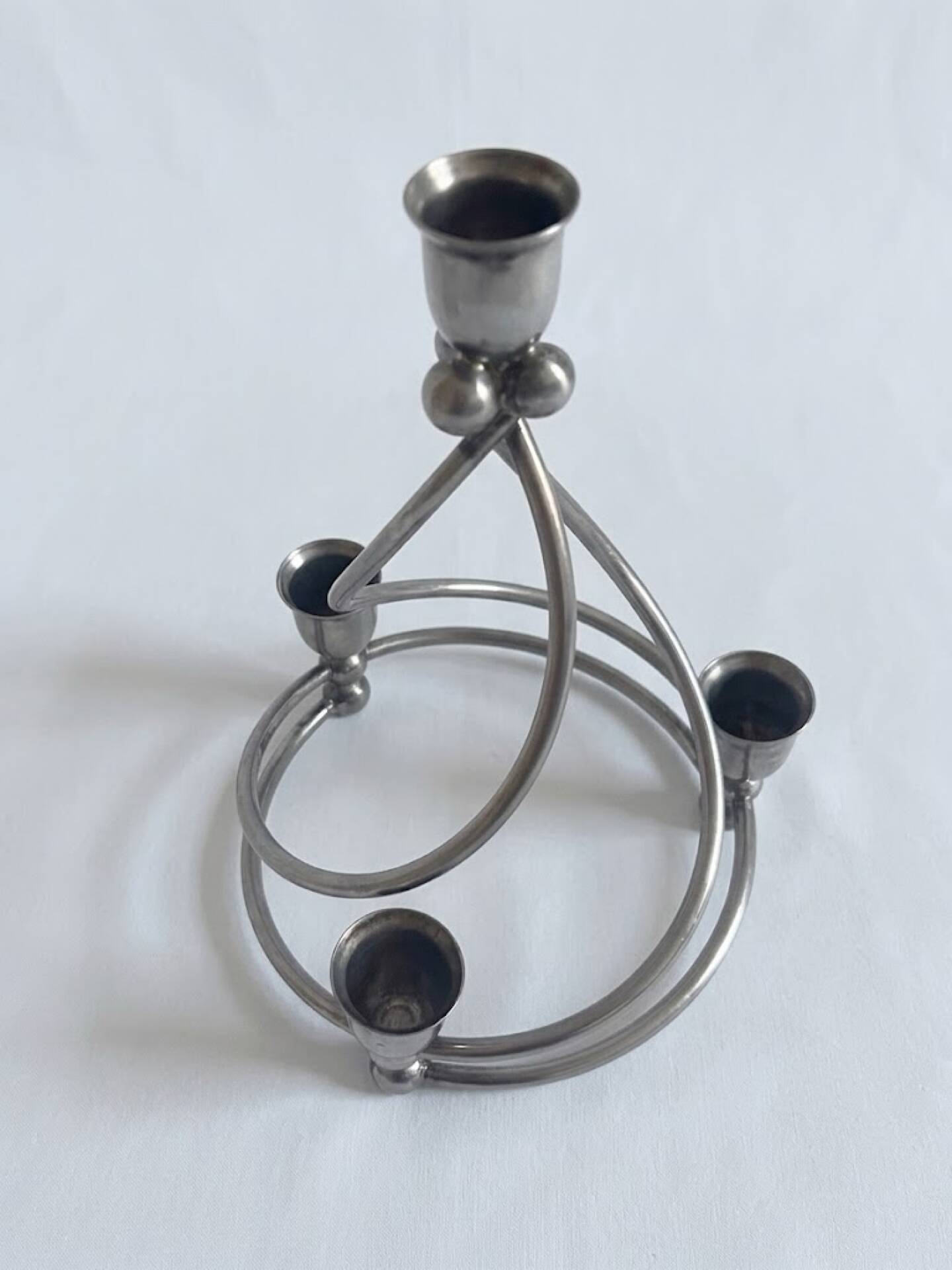 Vintage 4-light candlestick in silver-plated metal, Space Age design from the 60s.