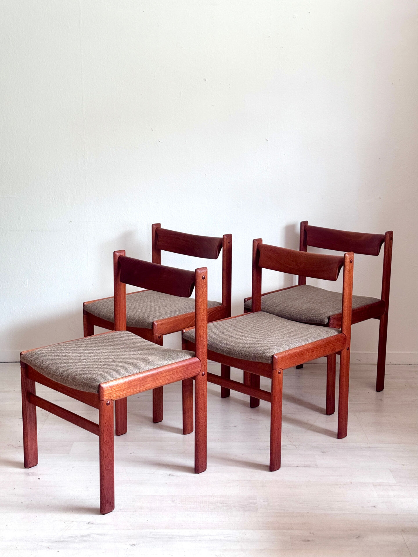 4 eetkamerstoelen H.W. Klein voor Bramin – teakhout – jaren 60