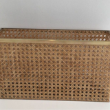 Porte-revue en plexiglass, laiton et cannage incrusté