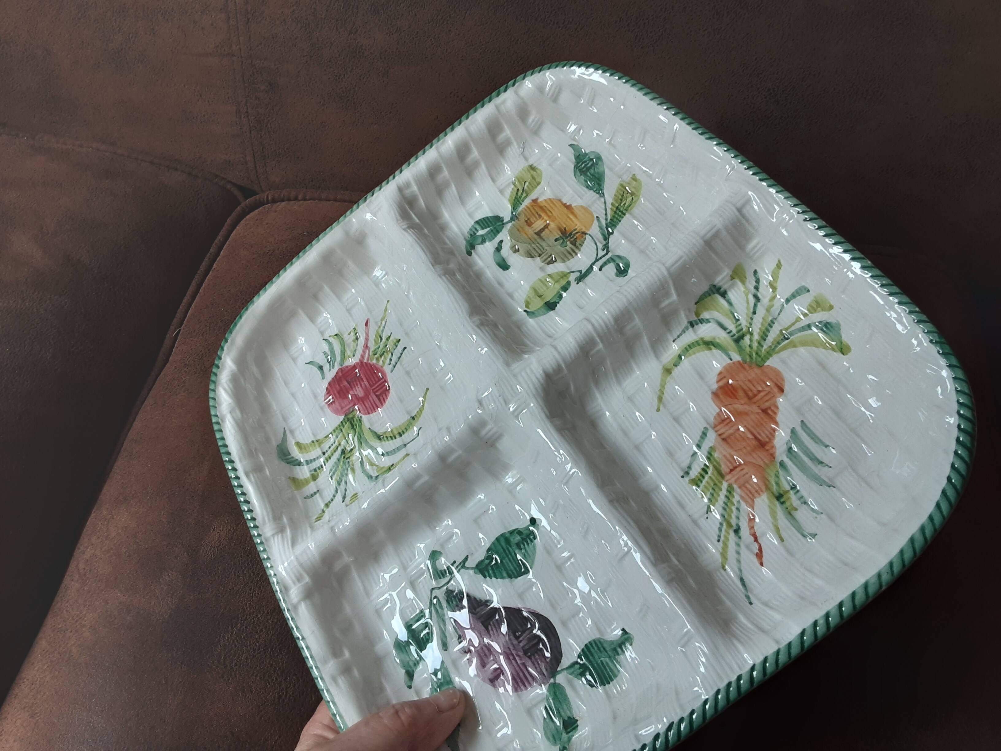 Italian slip compartment dish