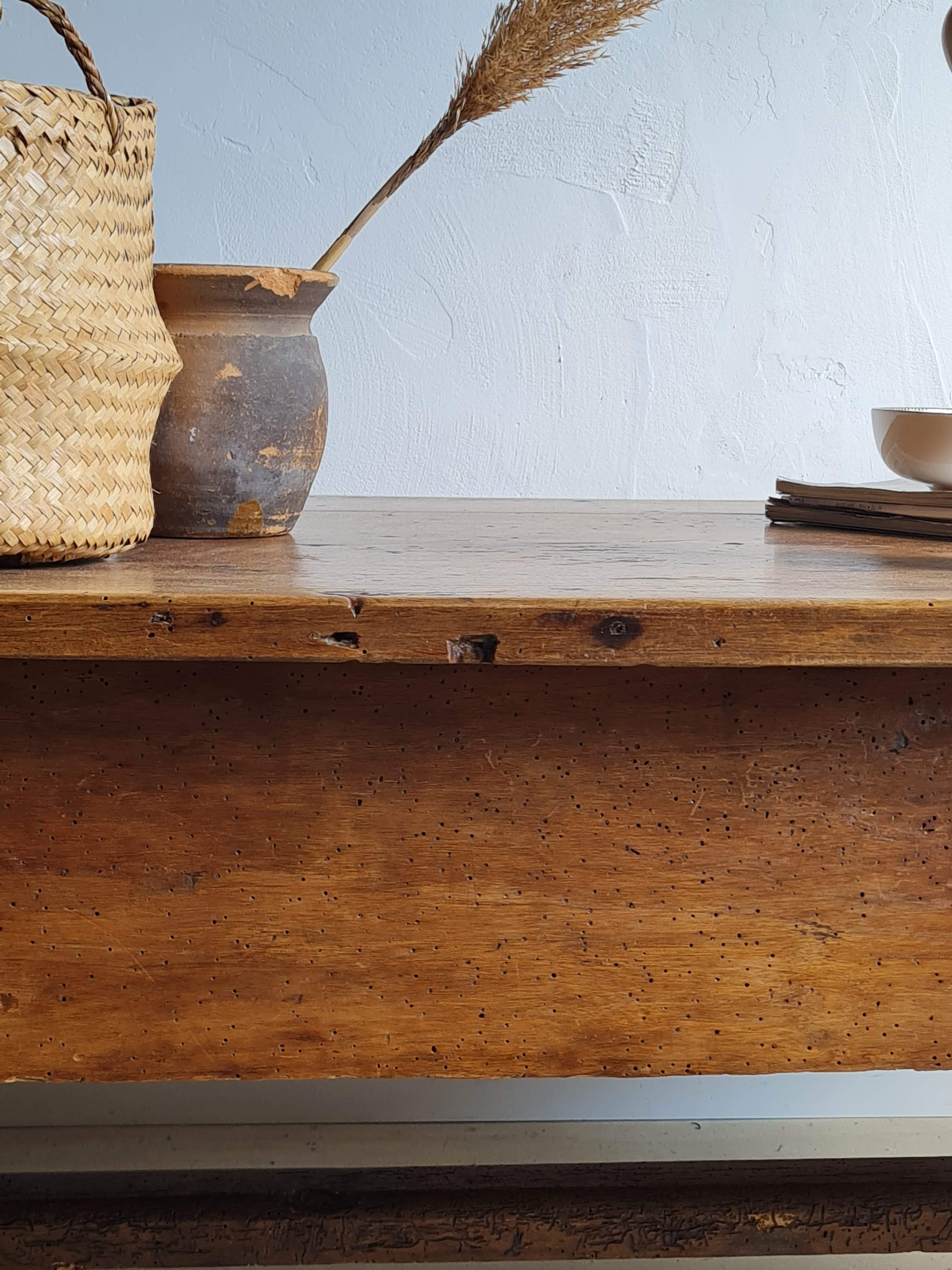 Vintage firm-minded coffee table