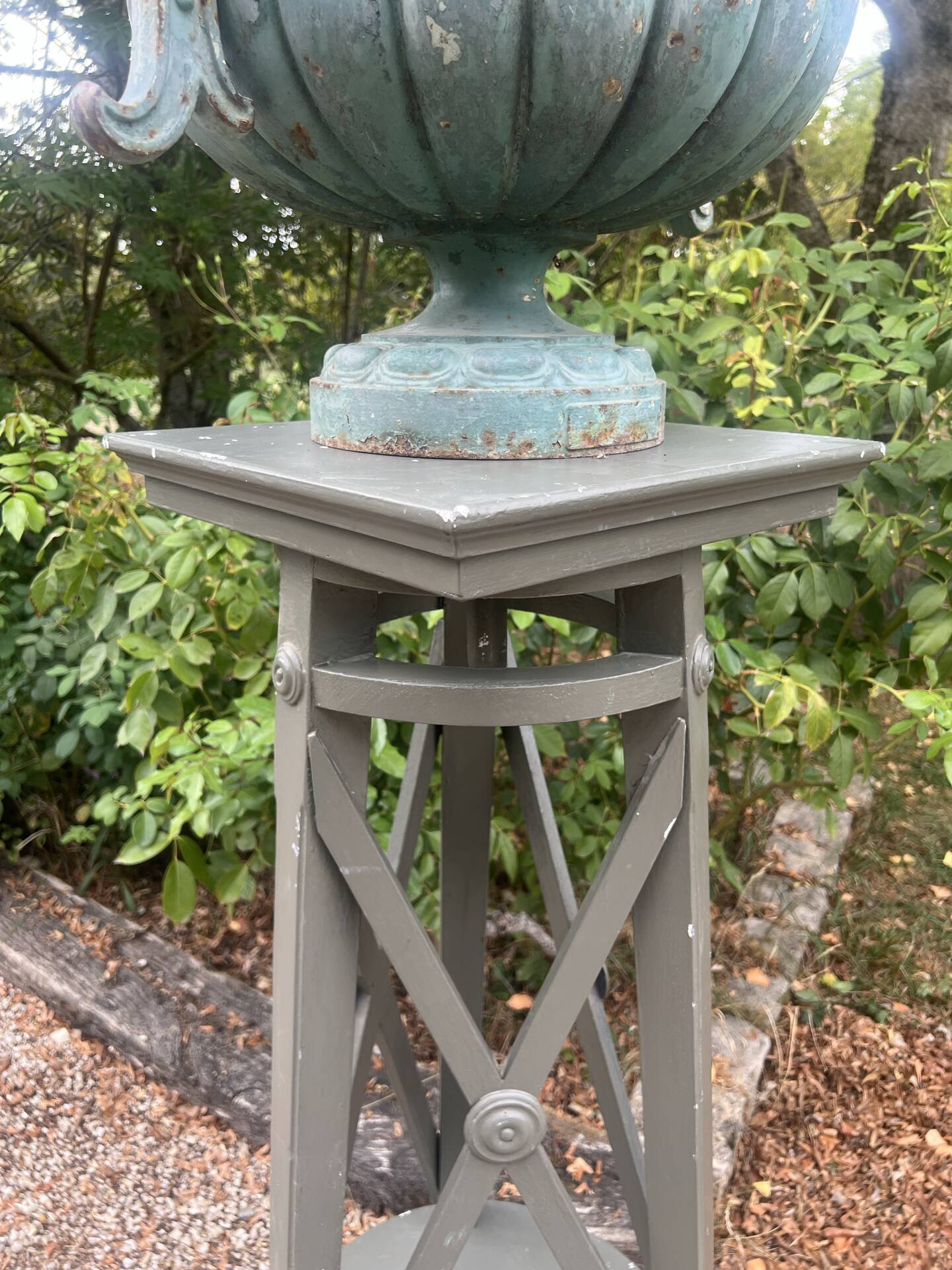 Wood sculptor's stool