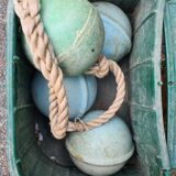 Ancien panier à pêche avec boules d'amarrage / Vintage