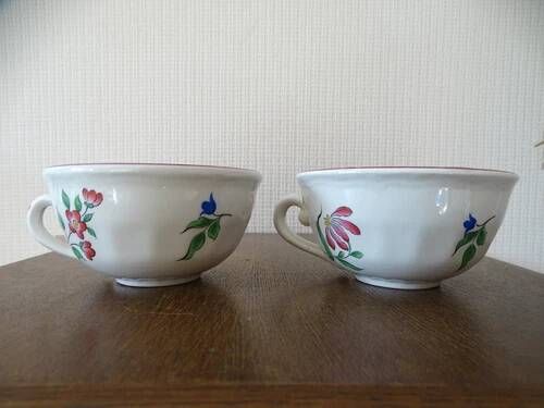 Kg luneville "street lamp" 2 breakfast cups for coffee or tea, earthenware, hand-painted flowers.