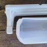 Art deco bathroom apply in porcelain and white opaline