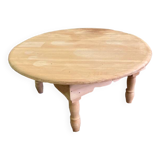 Round cedar wood table