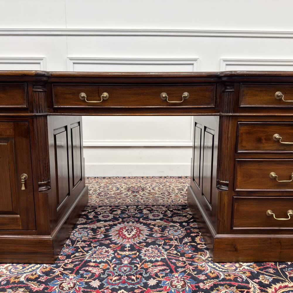 Classic English Desk Green Leather