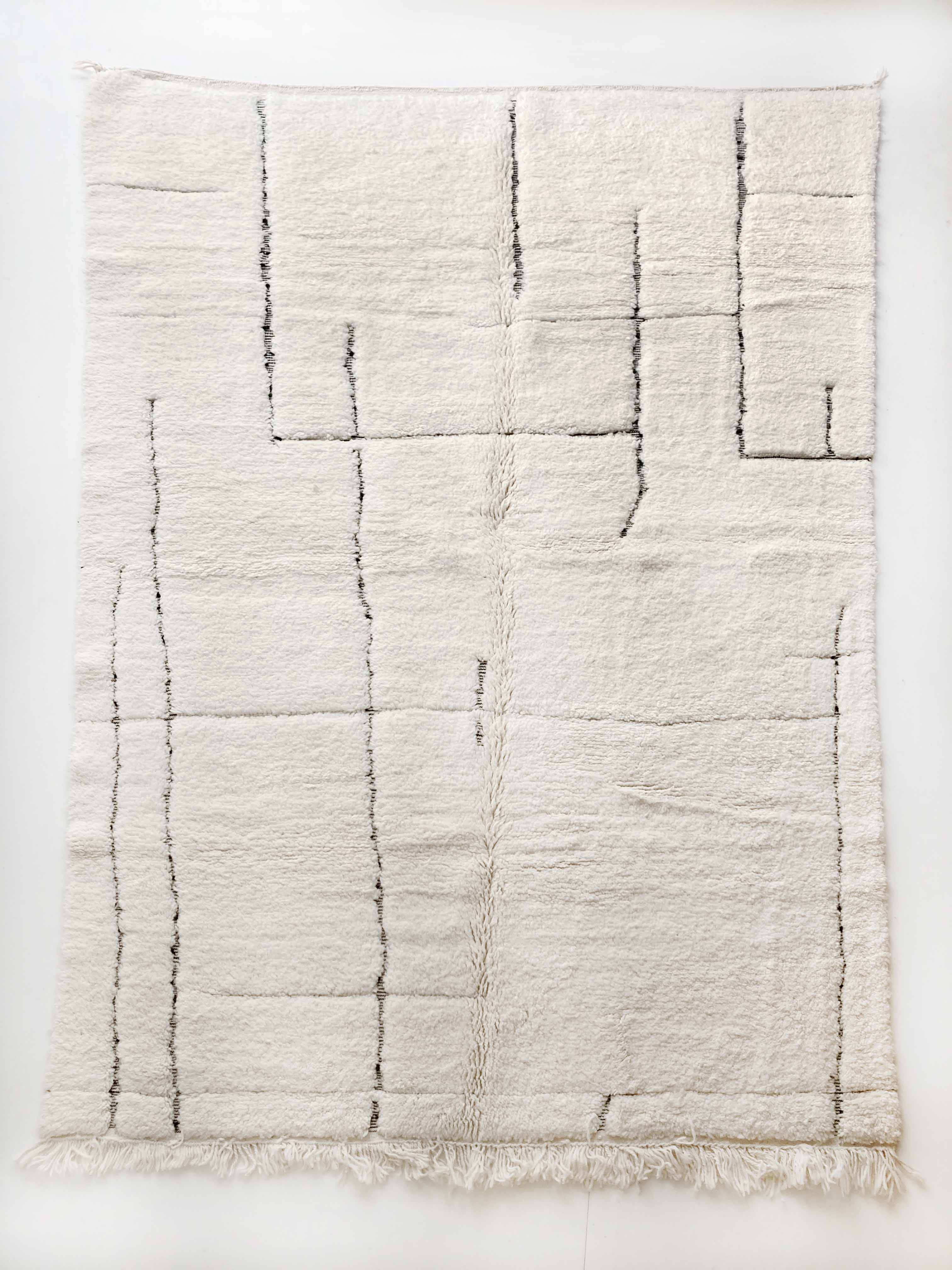 Moroccan Berber carpet beni ouarain ecru with black patterns engraved 298x202cm