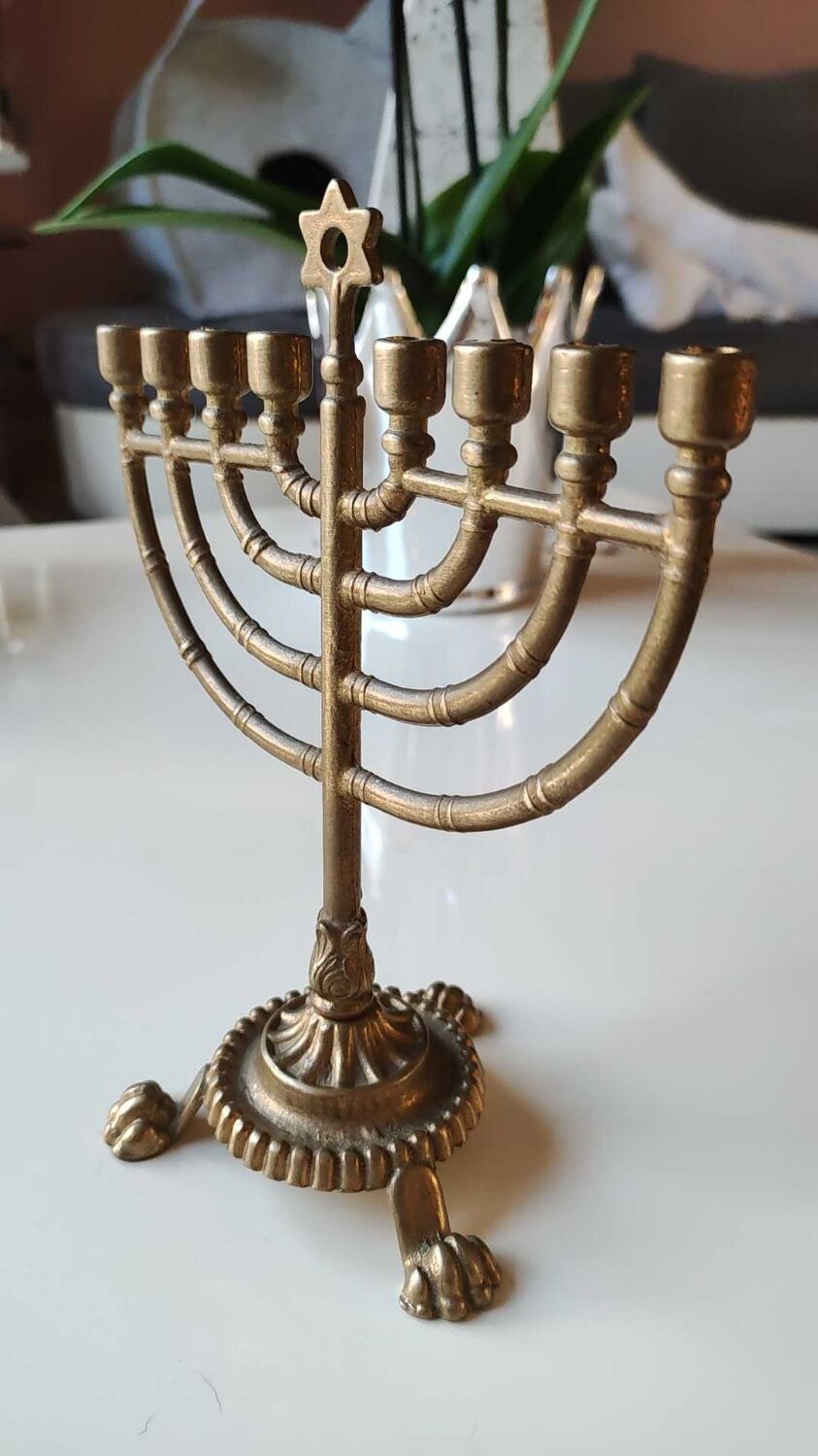 Ancient Menorah of Jerusalem/Jewish Candlestick with 7 tripod branches. Star David. In gilded bronze